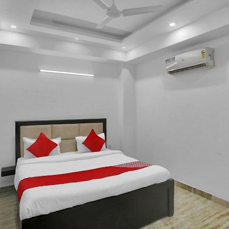 Oyo 82100 Golden Residency Noida Eksteriør bilde