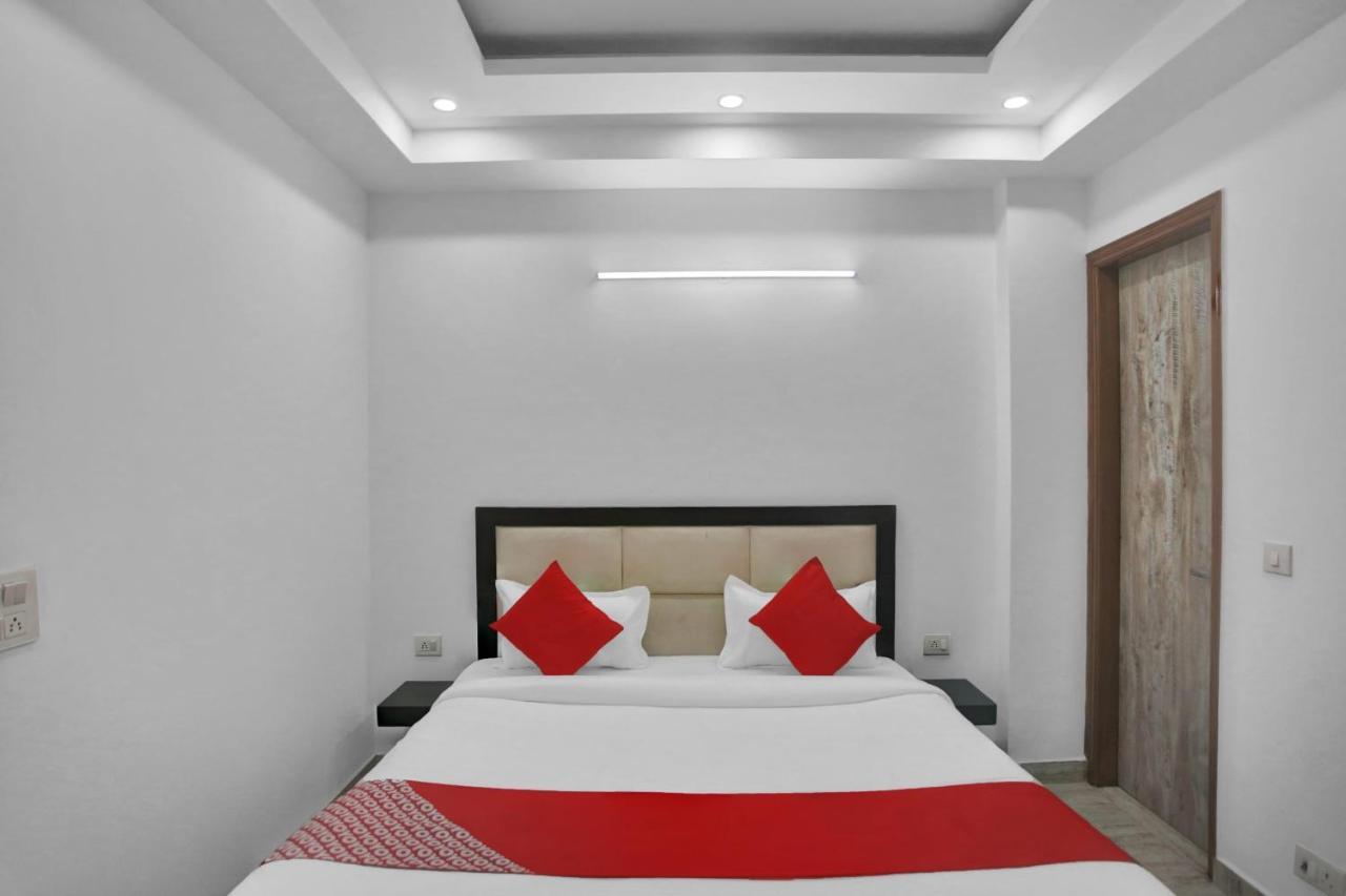 Oyo 82100 Golden Residency Noida Eksteriør bilde
